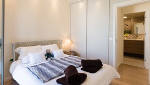 Apartment, 4 Bedrooms | Blackout drapes, iron/ironing board, cribs (surcharge), WiFi (free) - Live like Royalty in TLV DLX 2 Floor Apt (Tel Aviv)