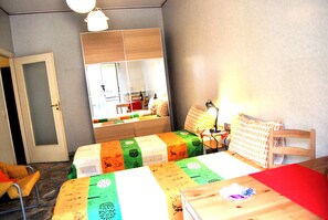 3 bedrooms, in-room safe, iron/ironing board, WiFi