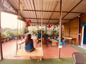 Tempat makan luar