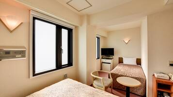 Iron/ironing board, free WiFi, bed sheets