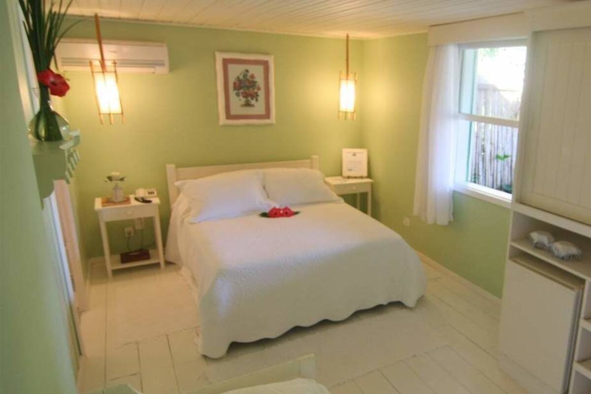 Minibar, in-room safe, individually decorated, individually furnished