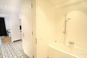 Appartement Supérieur, 2 chambres | Salle de bain