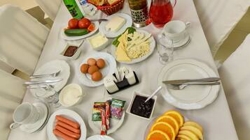 Ilmainen päivittäinen buffetaamiainen