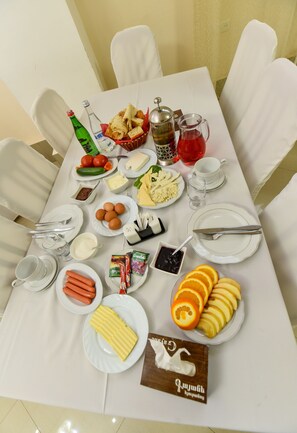 Free daily buffet breakfast - Gayane Hotel (Haghpat)