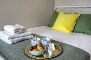 Bed sheets - B3 Medium Studio (London)