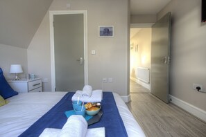 Bed sheets - B3 Medium Studio (London)