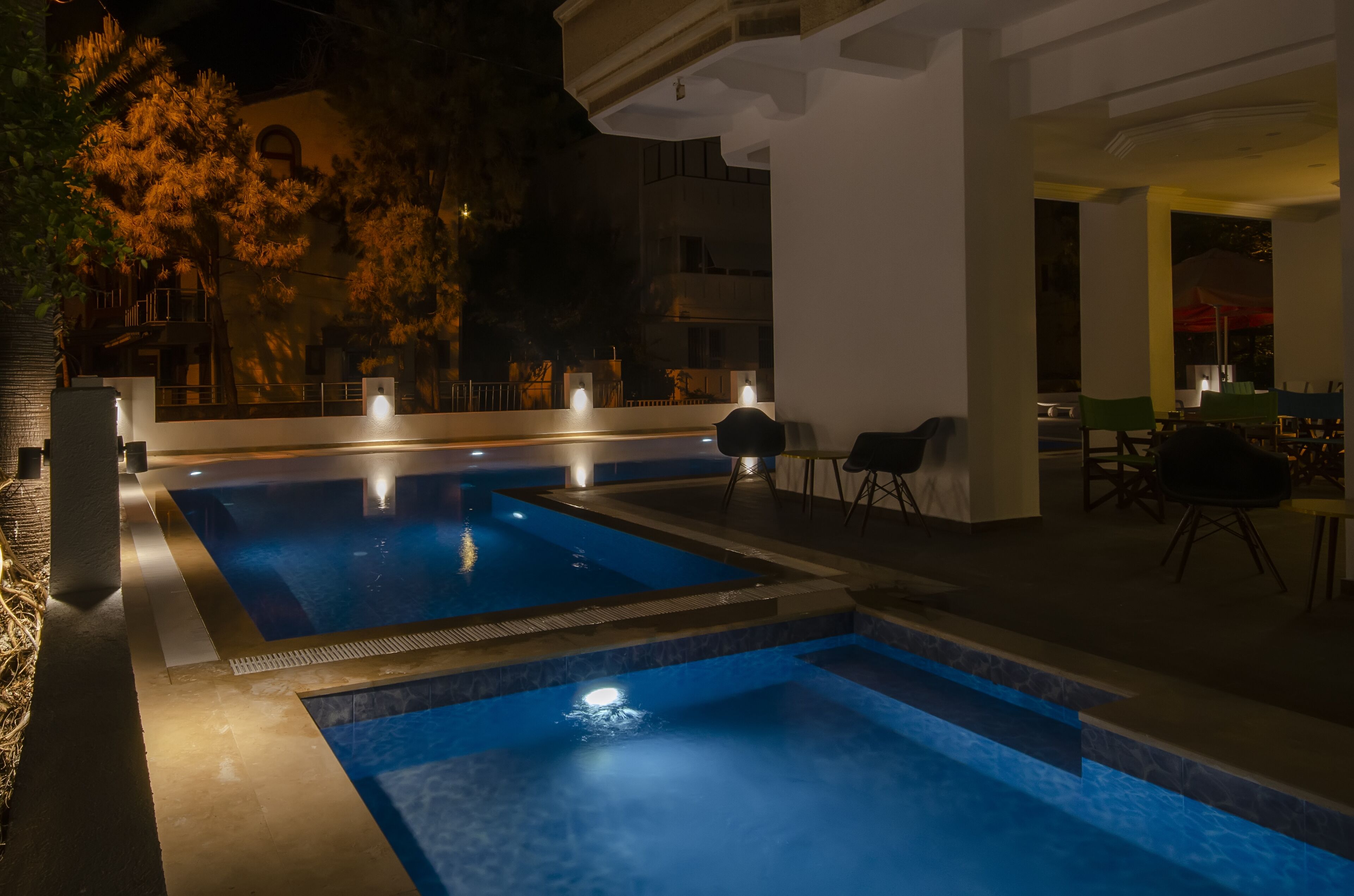 seasonal outdoor pool, open 9:00 am to 8:00 pm, free pool cabanas