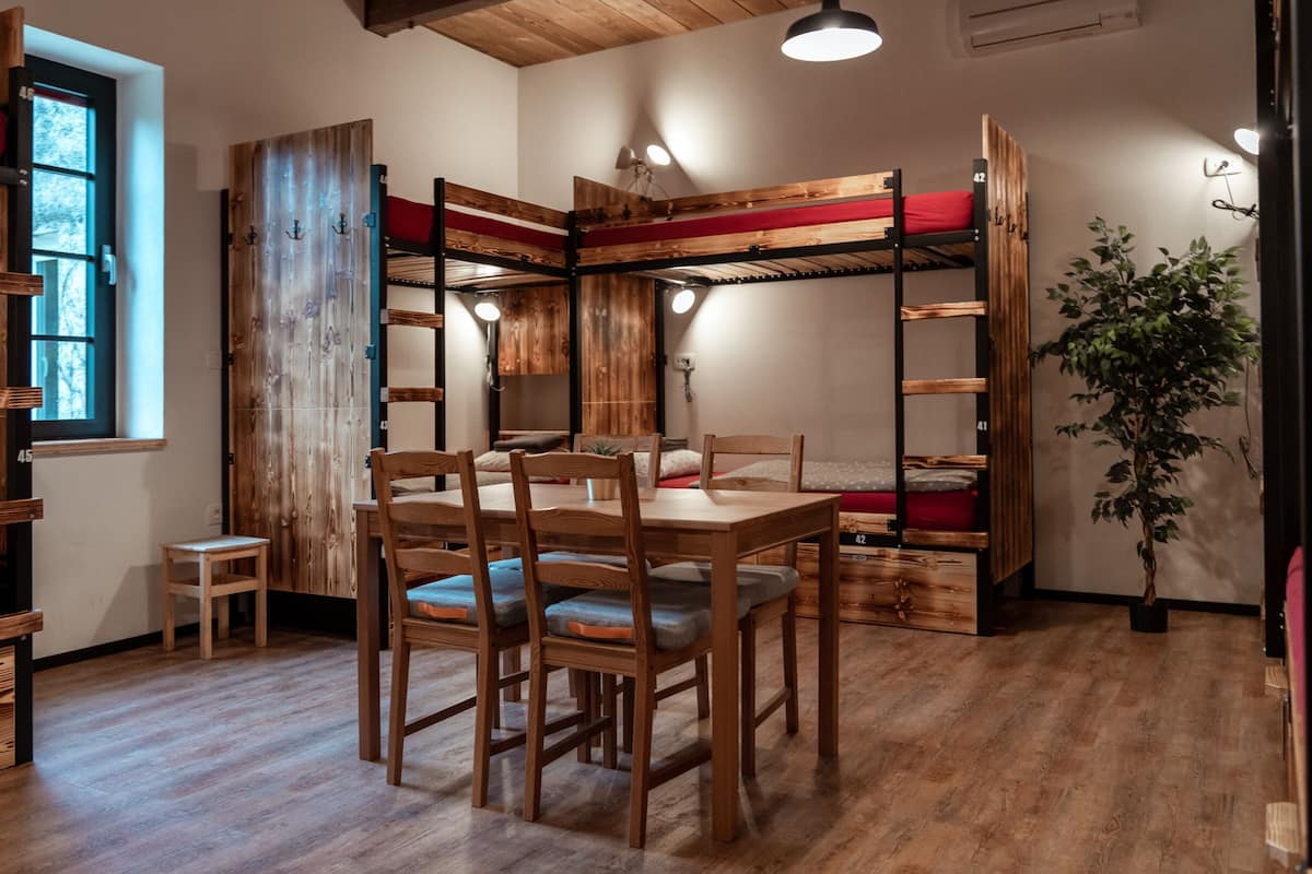 Bunk Bed in 14-Bed Female Dormitory Room | Nội thất