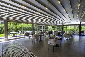 Breakfast served - Radisson Residences Vadistanbul (Sariyer)
