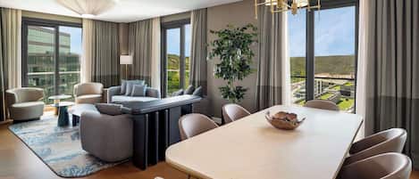 Penthouse | Premium bedding, down comforters, memory foam beds, in-room safe