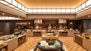 Aamiainen ja illallinen