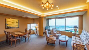 Suite(Panorama View)(With view bath)(Non-smoking) | In-room safe, free WiFi, bed sheets