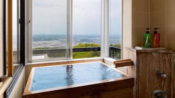 Japanese H(10Tatami)(With Living Room)(Panorama View)(With view bath)(Non-smoking) | Bathroom | Hair dryer, slippers, towels