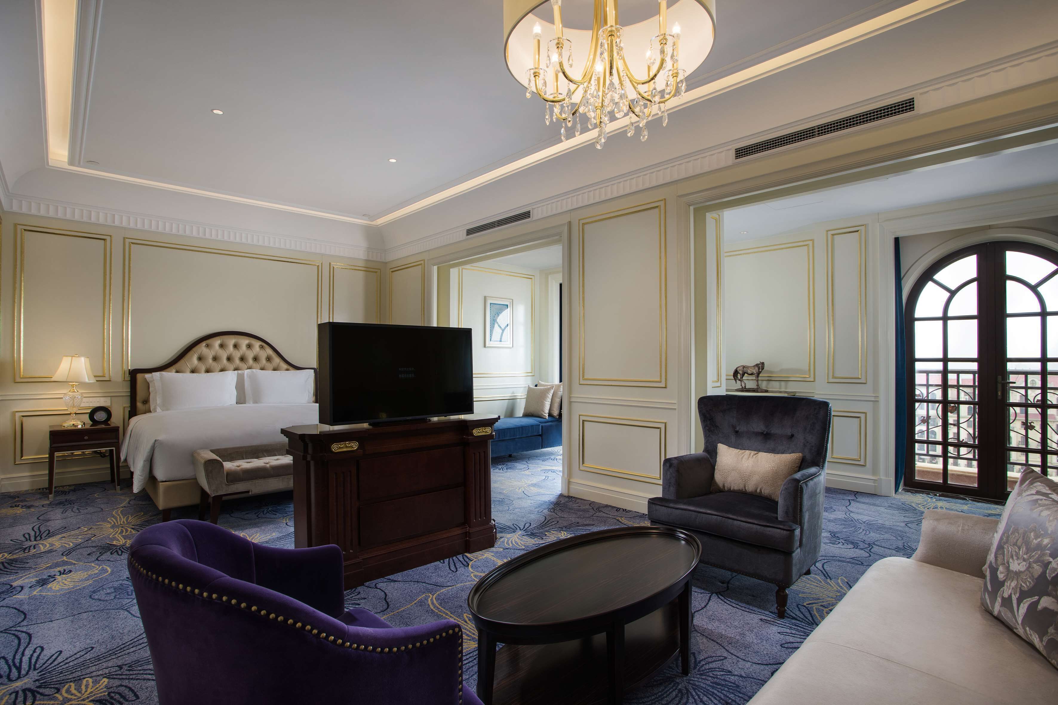 Junior suite | Luxe beddengoed, een minibar, een kluis op de kamer