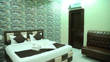 Superior Room | Blackout curtains, soundproofing, rollaway beds