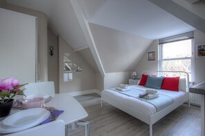 Bed sheets - B2 Medium Studio (London)