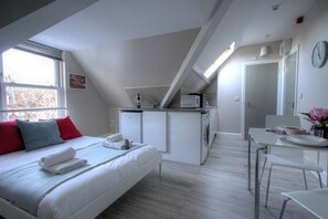 Bed sheets - B2 Medium Studio (London)