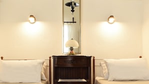 Traditional House, 2 Bedrooms, Terrace, Ground Floor - Authentic Santorinian Home Experience (Santorini)