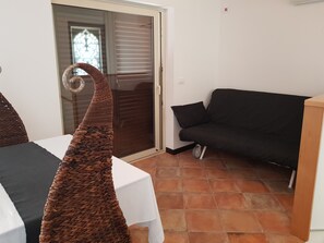 City Apartment, Partial Sea View (Eracle) | 1 bedroom, in-room safe, rollaway beds, free WiFi - Giasone Apart Hotel (Taormina)