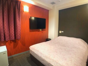 Down comforters, desk, blackout drapes, free WiFi - Otsuka Town Hotel 24 (Tokyo)