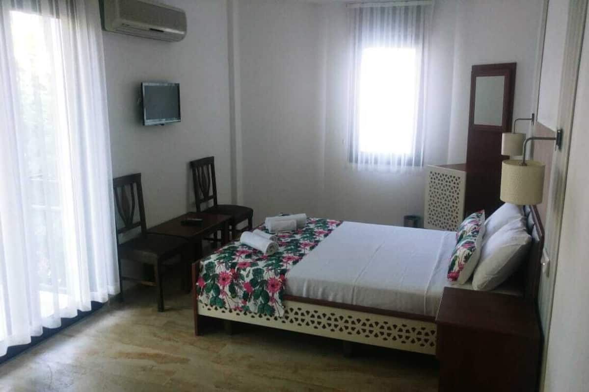 In-room safe, free cribs/infant beds, rollaway beds, free WiFi