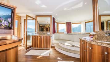 Suite, sauna | Salle de bain