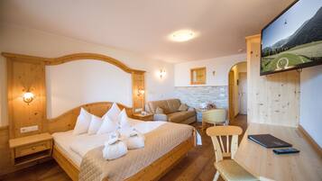 Suíte, sacada | Cofres nos quartos, escrivaninha, quartos à prova de som