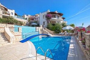 Piscina interna, piscina externa