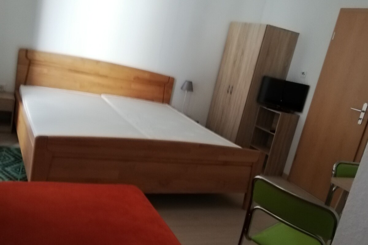 Standard-Apartment | 1 Schlafzimmer, Zimmersafe, Bügeleisen/Bügelbrett, kostenloses WLAN