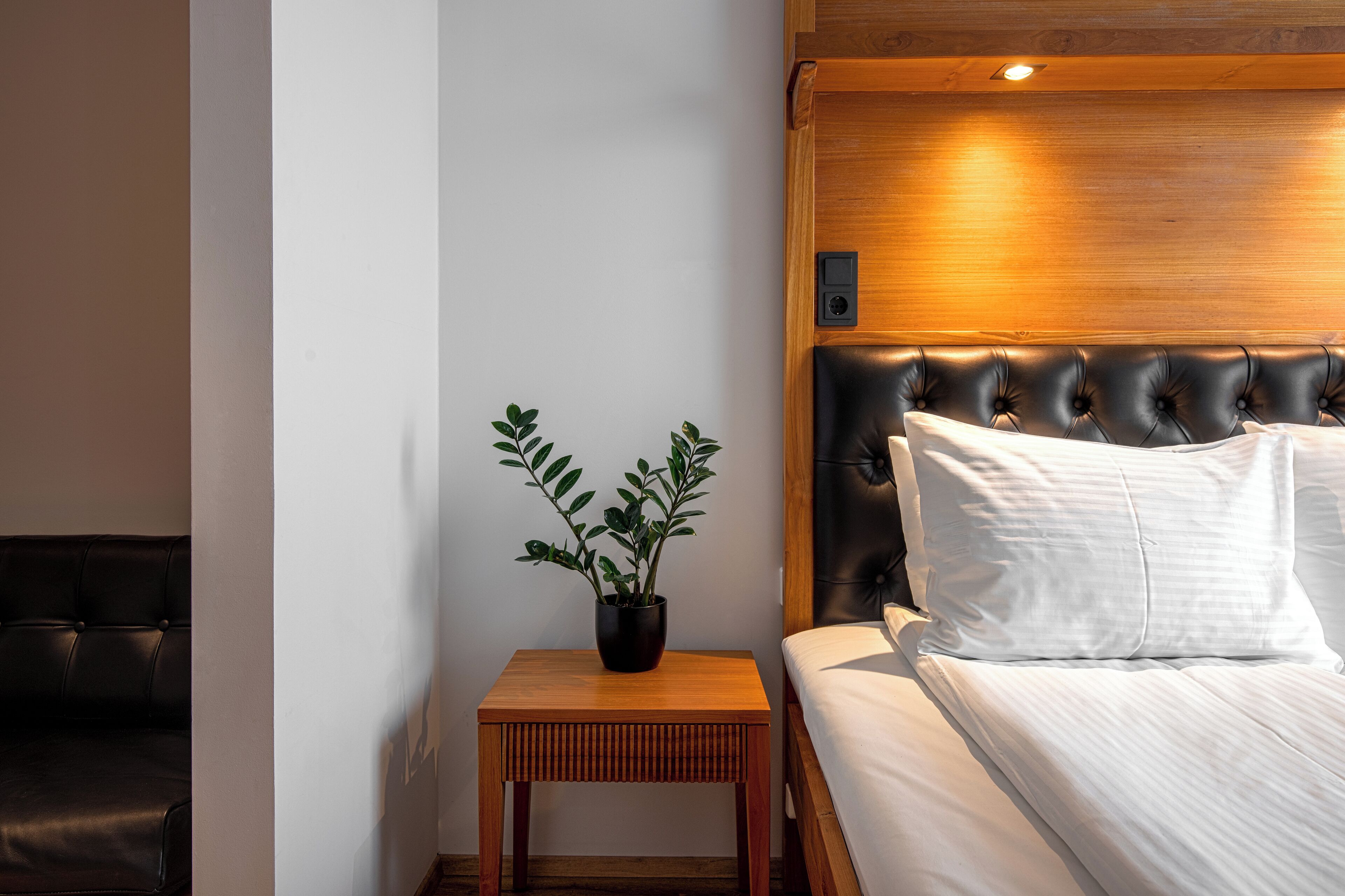 city room | 1 bedroom, in-room safe, individually decorated, individually furnished