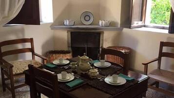 Colazione a base di specialità locali inclusa, servita tutte le mattine