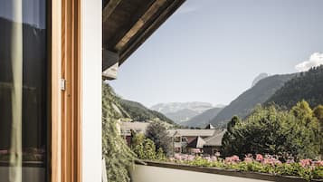 Small Superior Room (Queen Size Bed 140 cm) | View from room