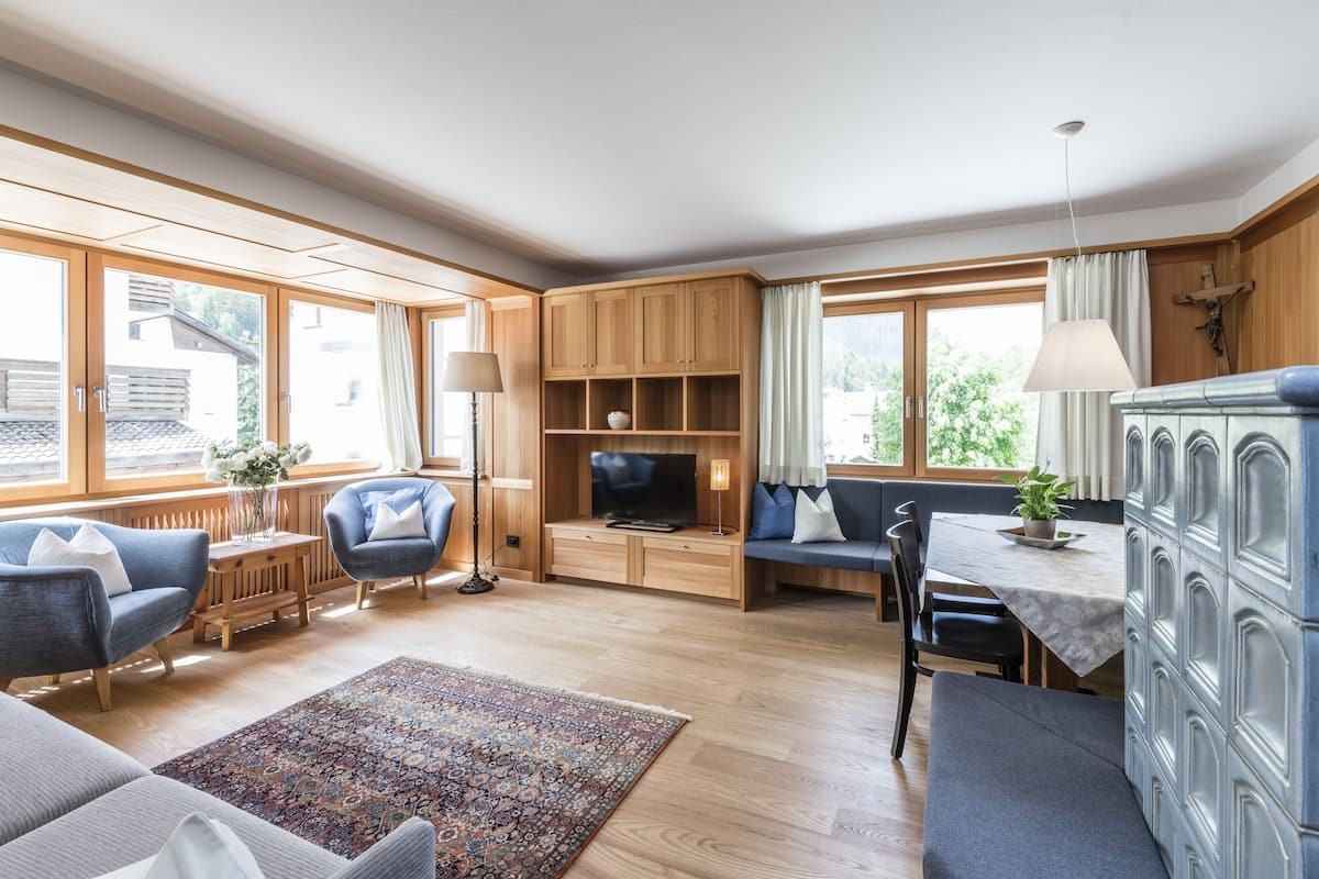 Panoramic Apartment, Garden View | Living area