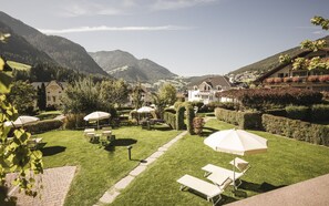Panoramic Apartment, Garden View | Terrace/patio - B&B Villa Angelino (Ortisei)