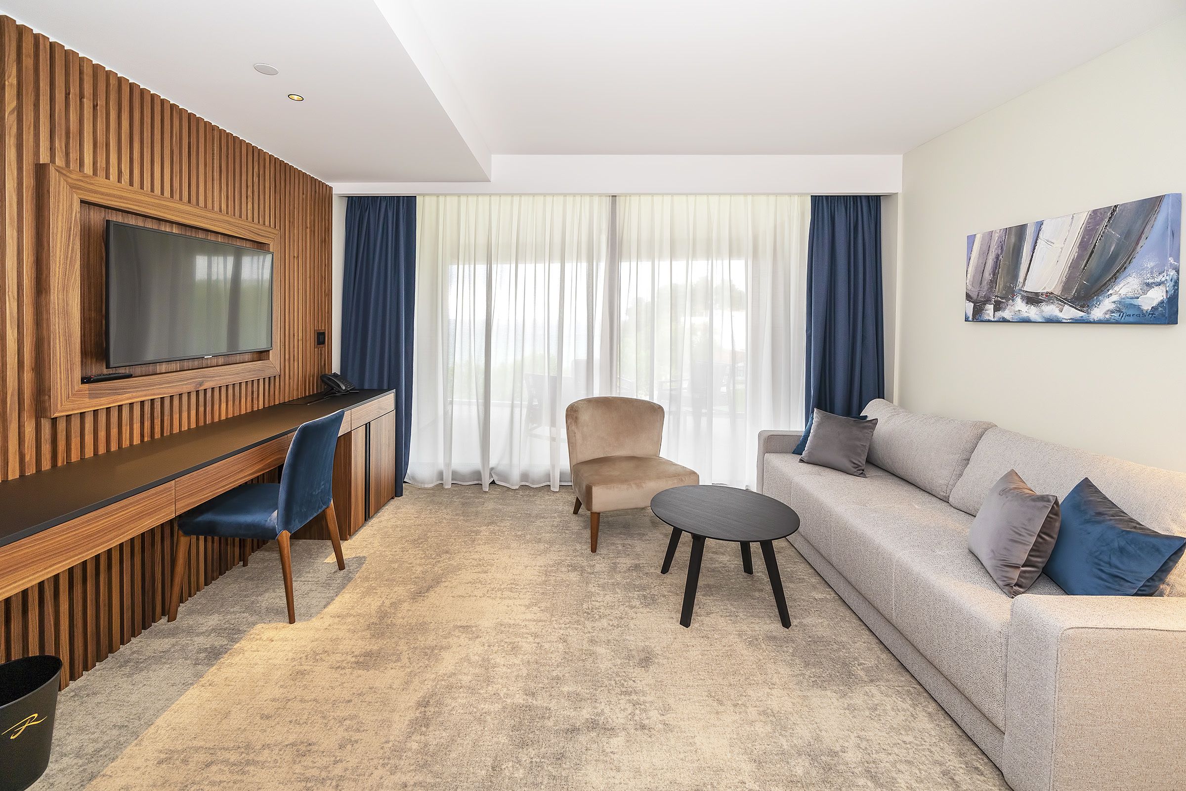 minibar, in-room safe, desk, blackout curtains