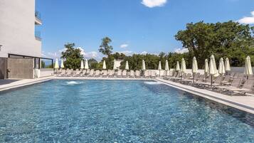 Indoor pool, seasonal outdoor pool, sun loungers