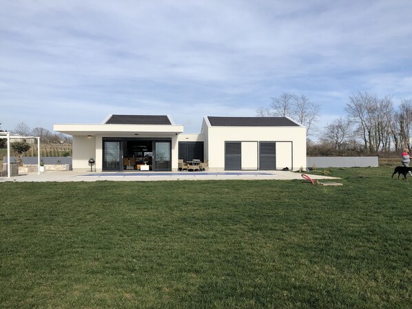 Design Villa, Multiple Beds, Garden View | Private pool