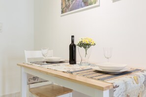 Apartment, 1 Bedroom | In-room dining - Cozy Flat in hip Koukaki (Athens)