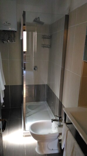 Free minibar, free WiFi - Domus Del Corso Spagna (Rome)