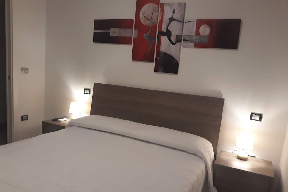 Camera doppia | Biancheria da letto di alta qualità, copriletto in piuma, minibar