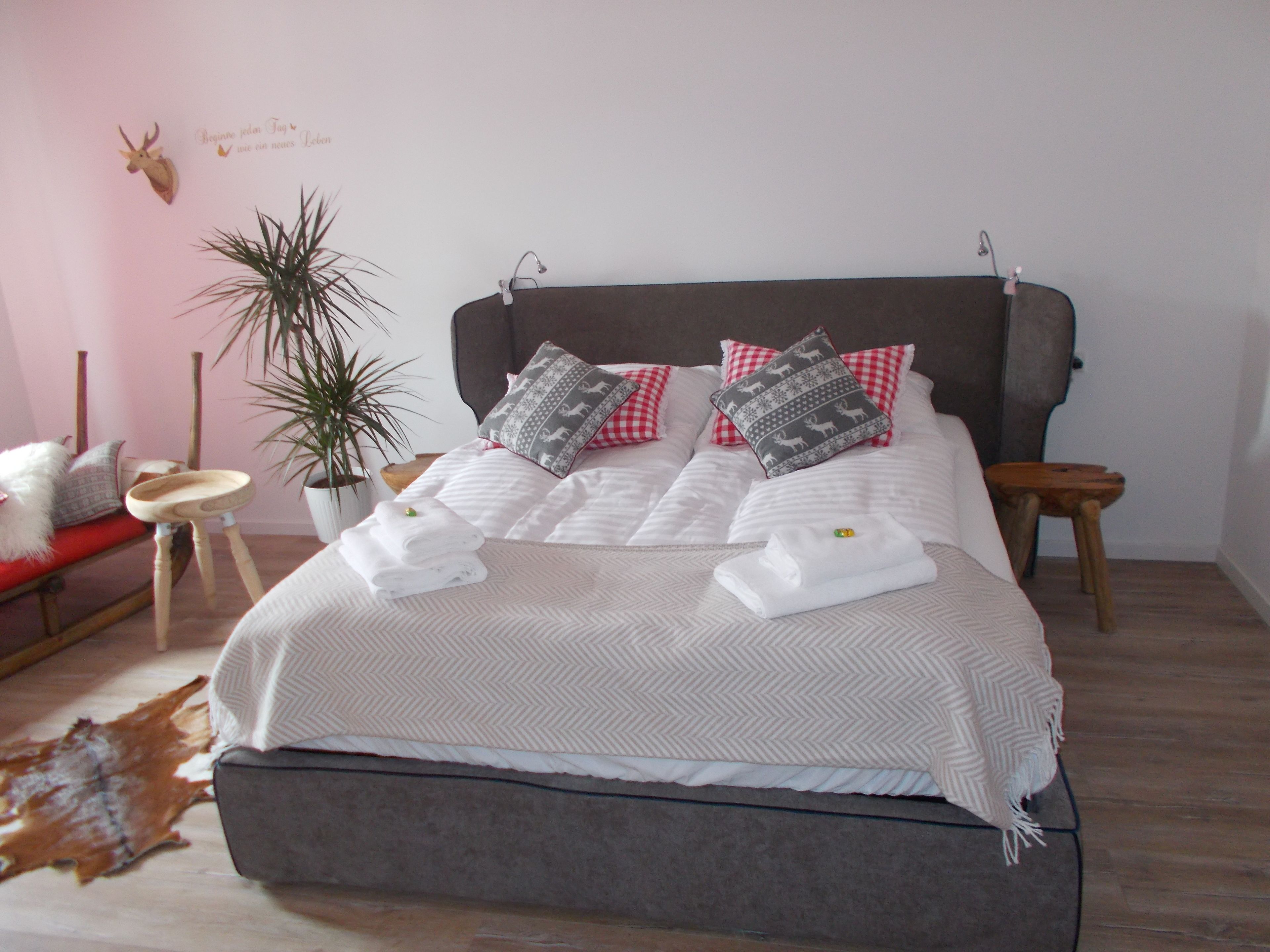 superior double room | hypo-allergenic bedding, individually decorated, individually furnished