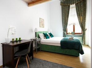 Deluxe Apartment | Premium bedding, in-room safe, desk, blackout curtains - Otium Old Town Starowiślna (Kraków)