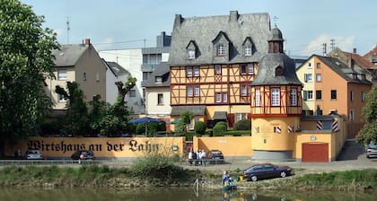 Historisches Wirtshaus an der Lahn