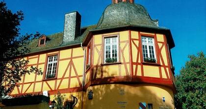 Historisches Wirtshaus an der Lahn