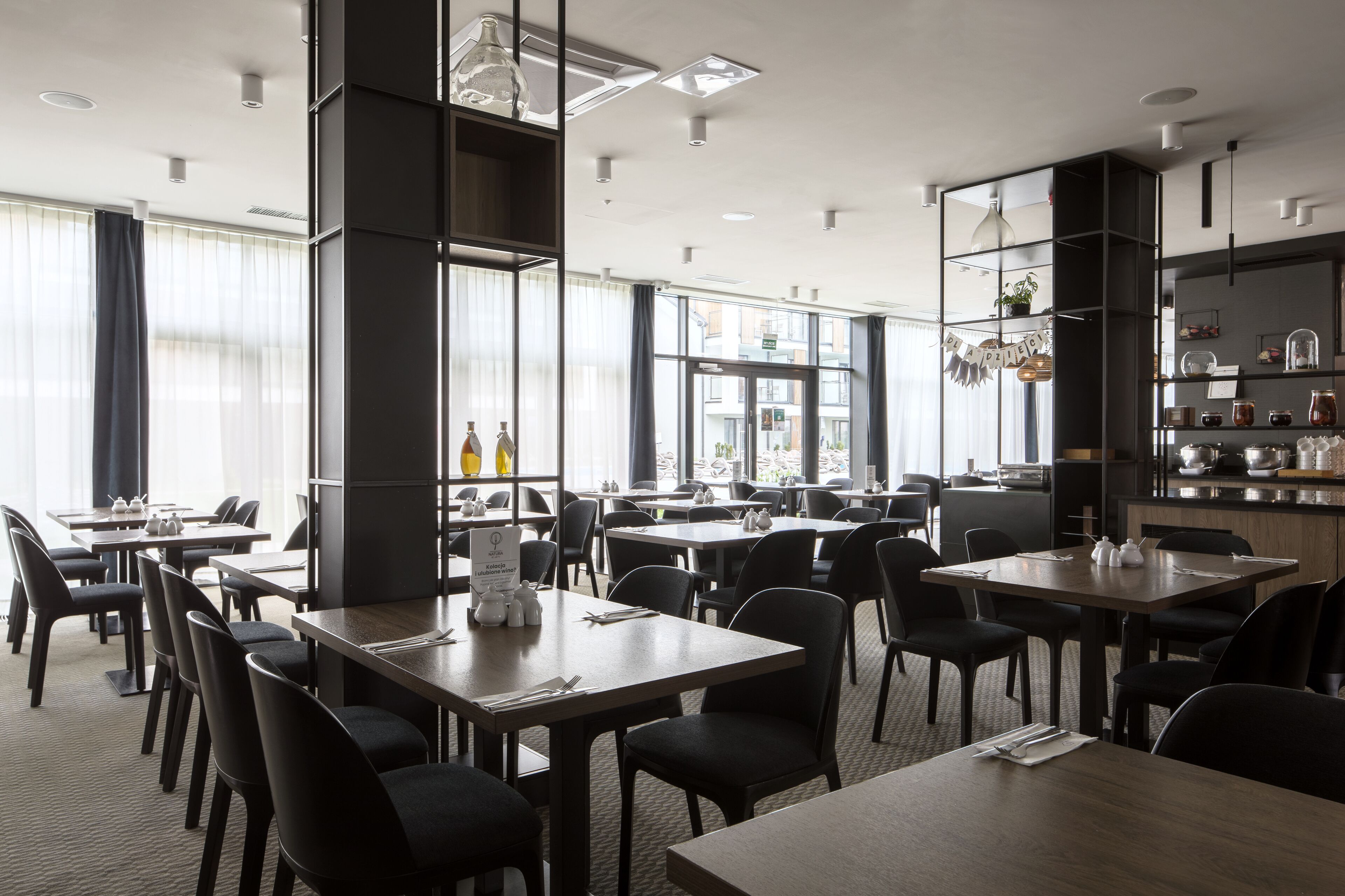 breakfast, lunch, dinner served; local and international cuisine