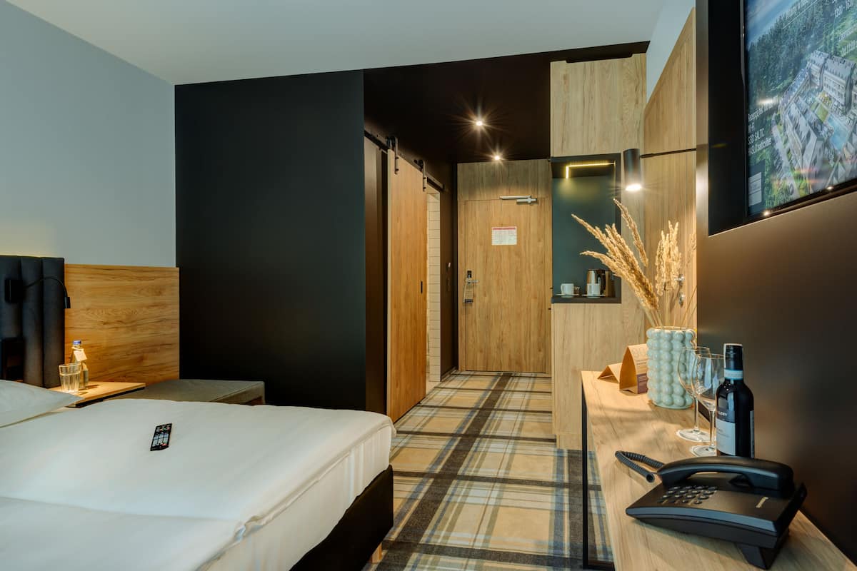 standard room with extra bed | 1 bedroom, memory-foam beds, in-room safe, blackout curtains