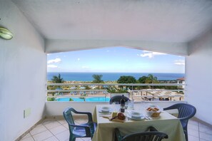 Apartment | Terrace/patio - Hotel Residence Santa Monica (Ricadi)