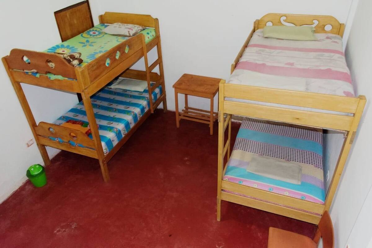 Free WiFi, bed sheets