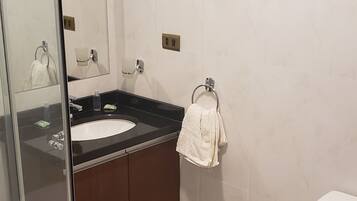 Apartemen | Kamar mandi | Shower