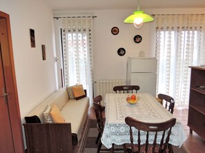 Basic Apartment | Living room | LCD TV - Apartment and Studio Demy (Malinska-Dubasnica)